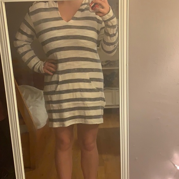 Beach Cover Up - Picture 2 of 3